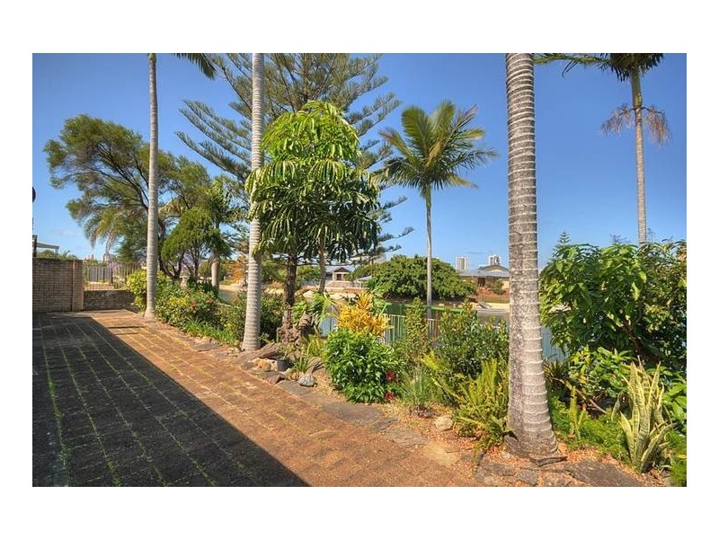 104 Clear Island Road, Broadbeach Waters QLD 4218