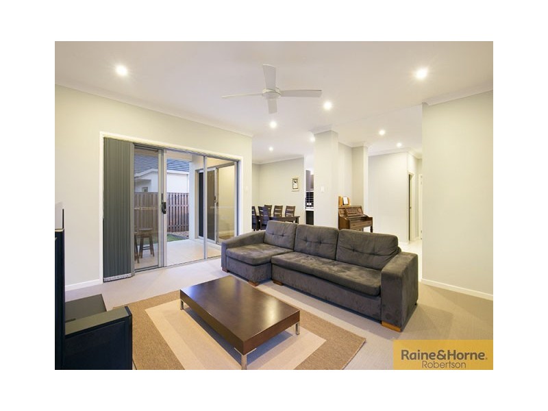 32 Hillcrest Street, Rochedale QLD 4123