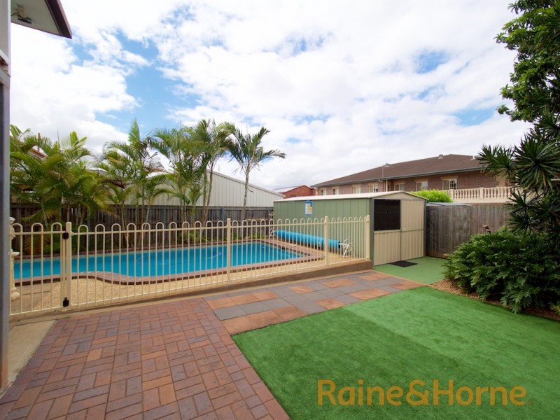 25 Faringdon Street, Robertson QLD 4109