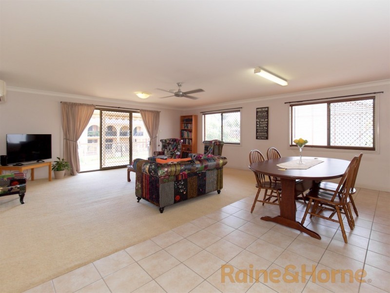 25 Faringdon Street, Robertson QLD 4109