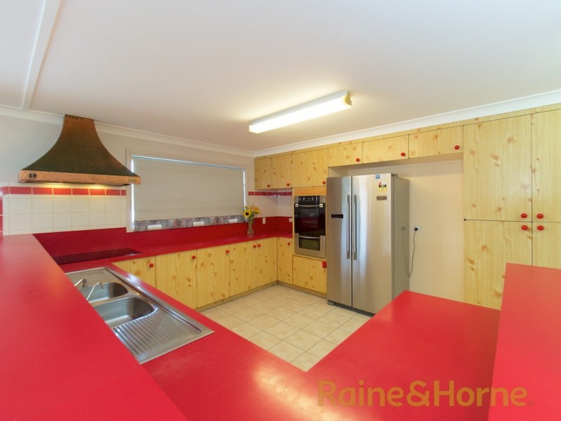 25 Faringdon Street, Robertson QLD 4109