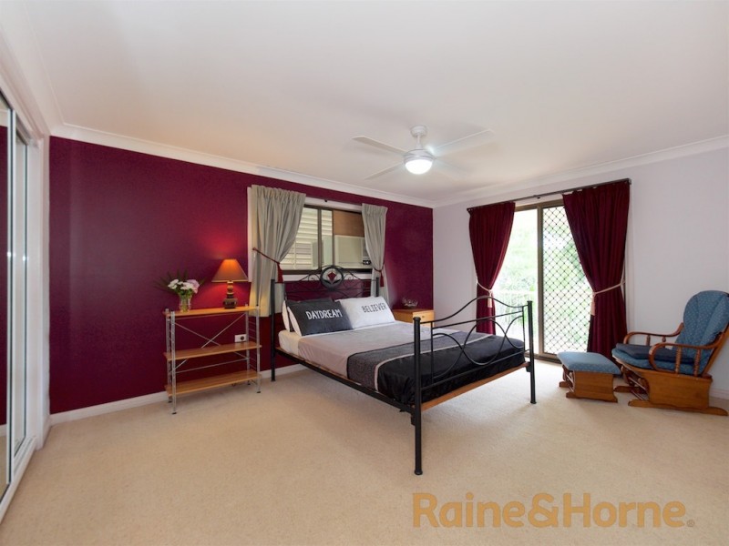 25 Faringdon Street, Robertson QLD 4109