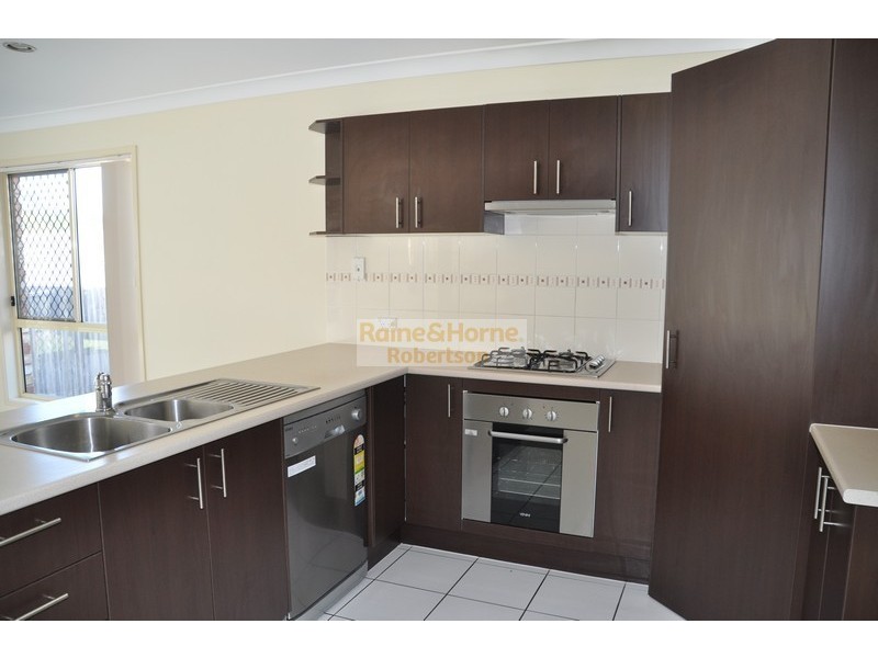 24 Daisy Street, Springfield Lakes QLD 4300