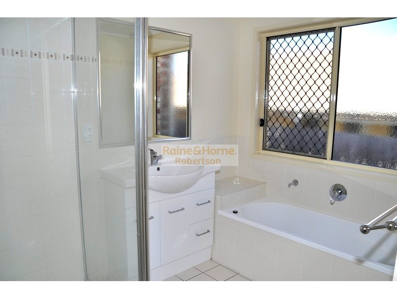 24 Daisy Street, Springfield Lakes QLD 4300