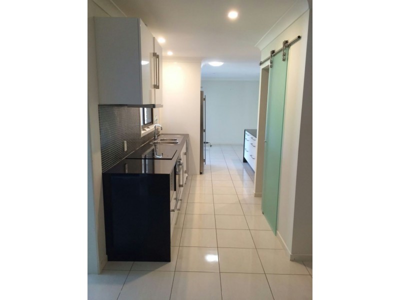 8 Ory Court, Eight Mile Plains QLD 4113