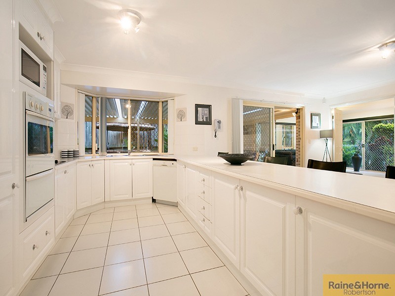 27 Daffodil Crescent, Calamvale QLD 4116