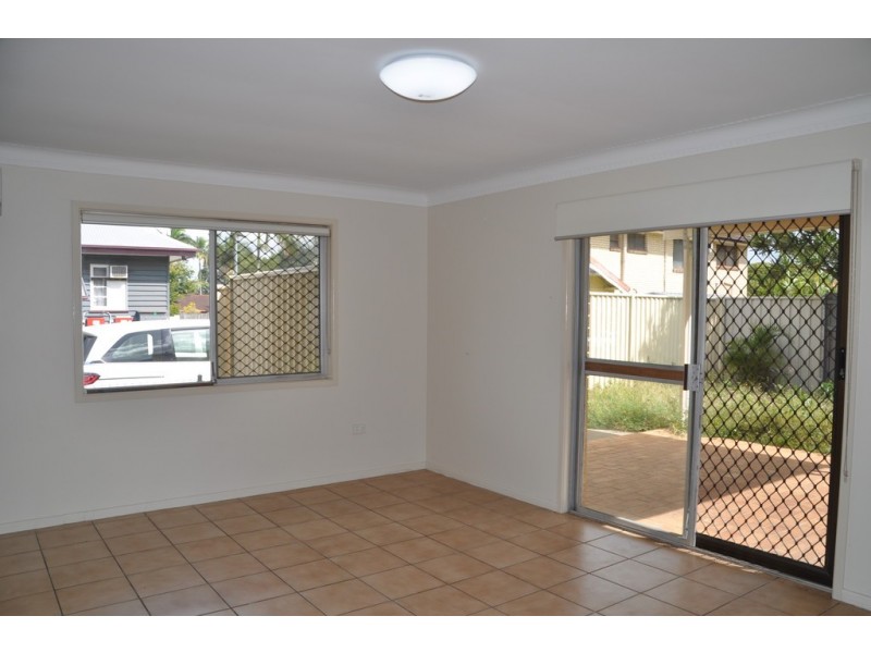 4 Woodsiana Street, Robertson QLD 4109