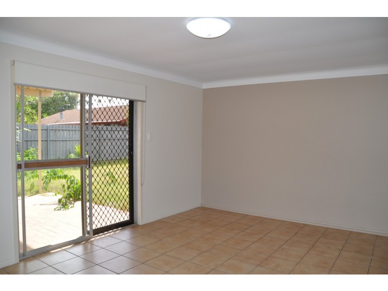 4 Woodsiana Street, Robertson QLD 4109