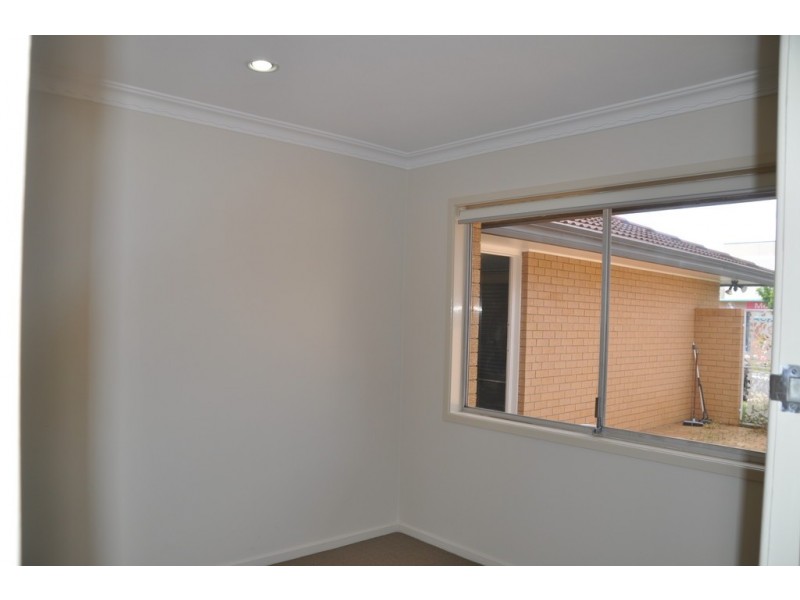 4 Woodsiana Street, Robertson QLD 4109