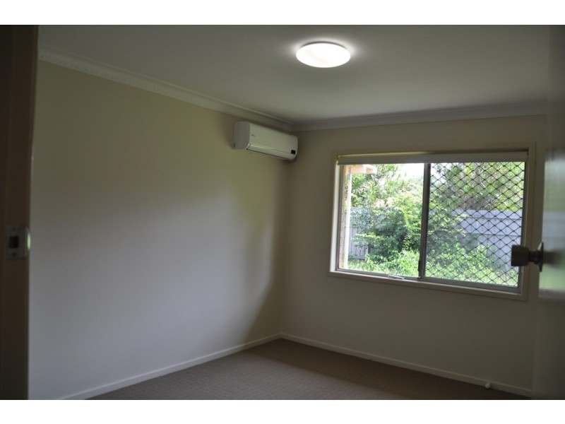 4 Woodsiana Street, Robertson QLD 4109