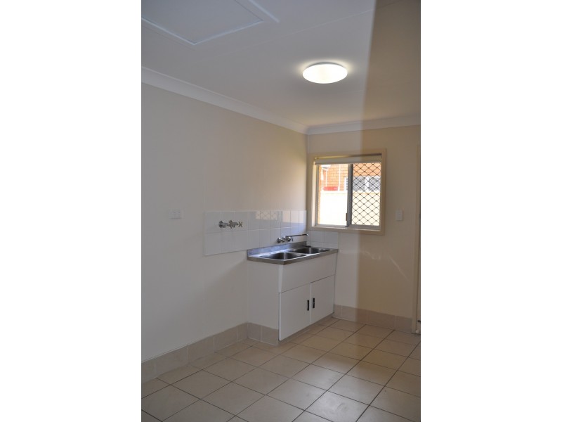 4 Woodsiana Street, Robertson QLD 4109