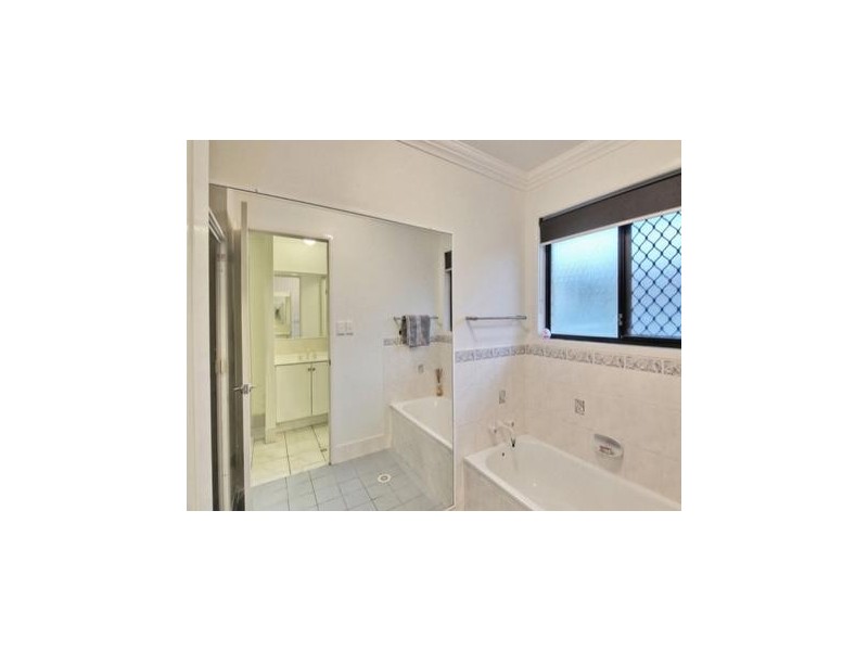 76 Golden Avenue, Calamvale QLD 4116