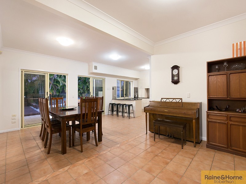 10 Daffodil Crescent, Calamvale QLD 4116
