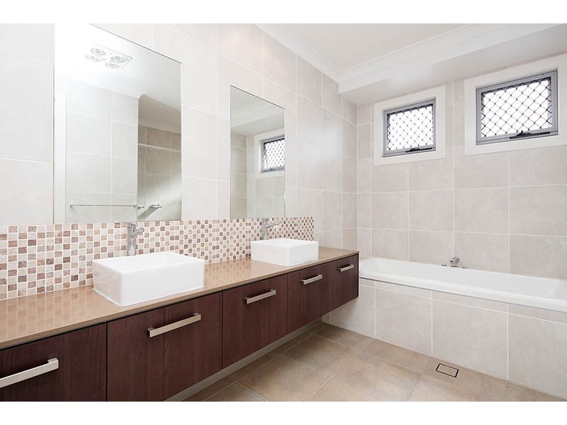 17 Collett Street, Eight Mile Plains QLD 4113