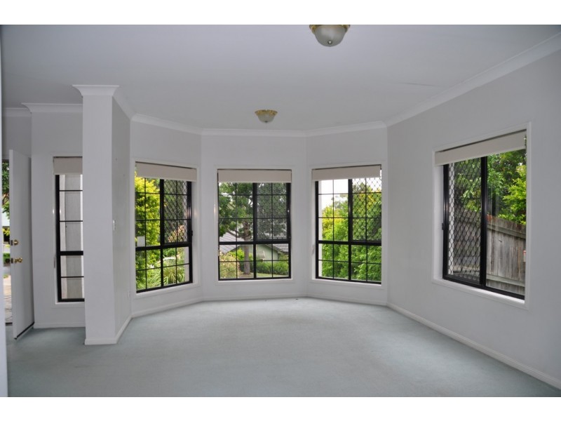 17 Regency Place, Kenmore Hills QLD 4069