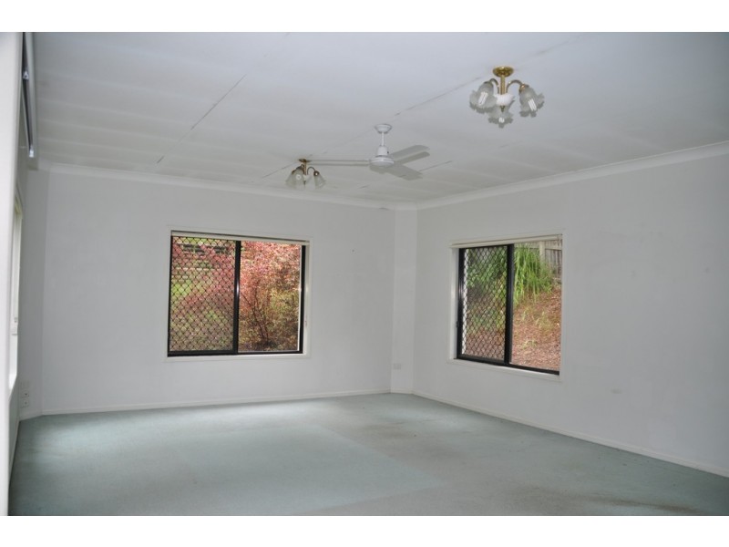 17 Regency Place, Kenmore Hills QLD 4069