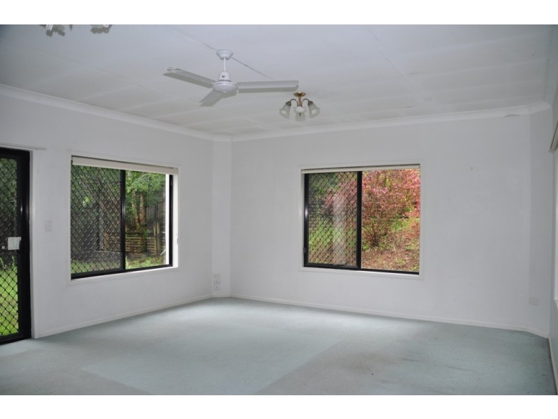 17 Regency Place, Kenmore Hills QLD 4069
