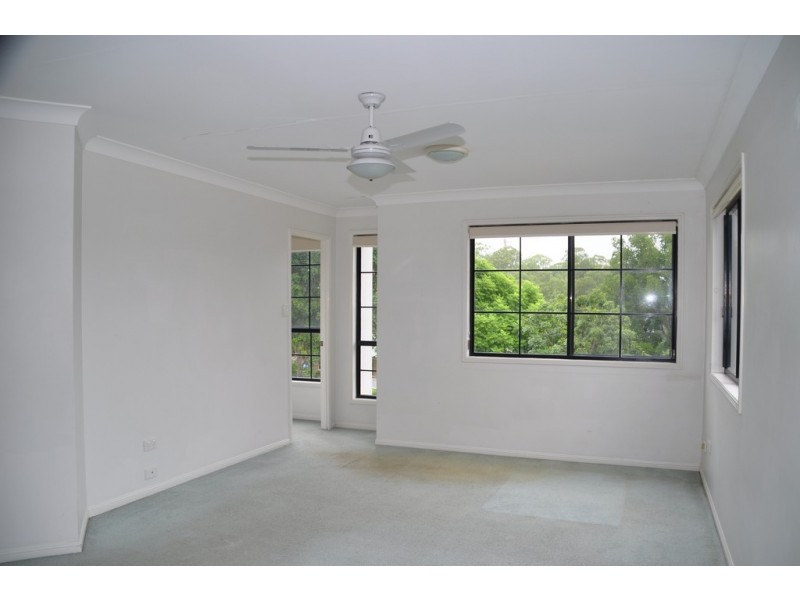 17 Regency Place, Kenmore Hills QLD 4069