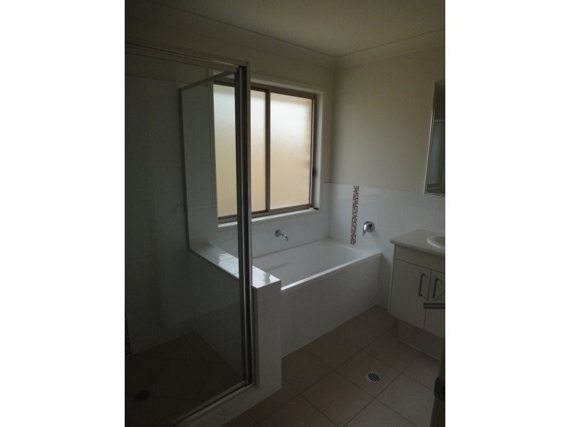 6 Dily Street, Hillcrest QLD 4118