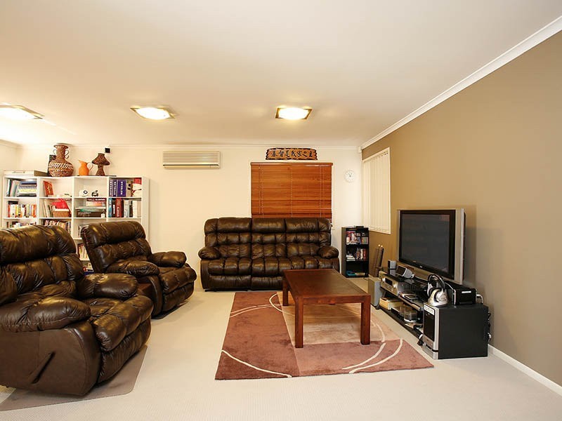 7 Pintail Crescent, Forest Lake QLD 4078