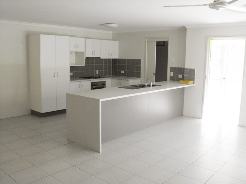 8/4 HARLEY STREET, Shailer Park QLD 4128