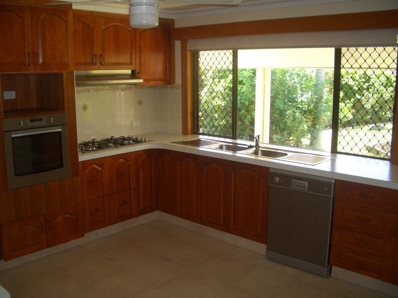 7 Resi Drive, Regents Park QLD 4118