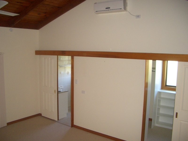 7 Resi Drive, Regents Park QLD 4118