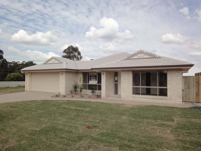 4 Dily Street, Hillcrest QLD 4118