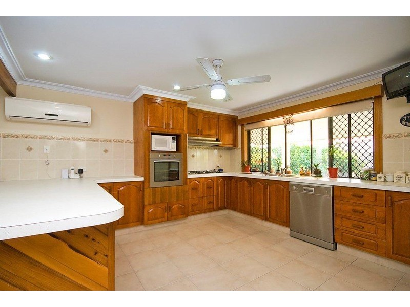 7 Resi Drive, Regents Park QLD 4118