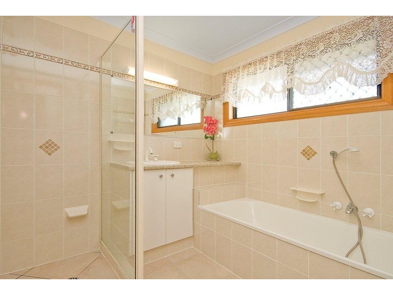 7 Resi Drive, Regents Park QLD 4118