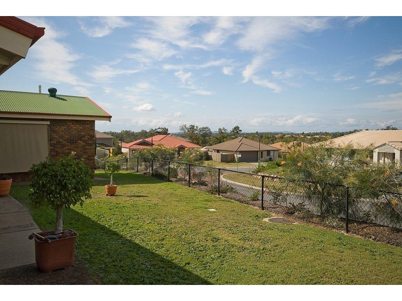 7 Resi Drive, Regents Park QLD 4118