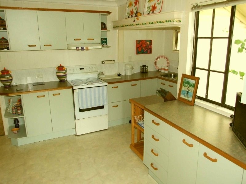 27 Mayes Av, Logan Central QLD 4114