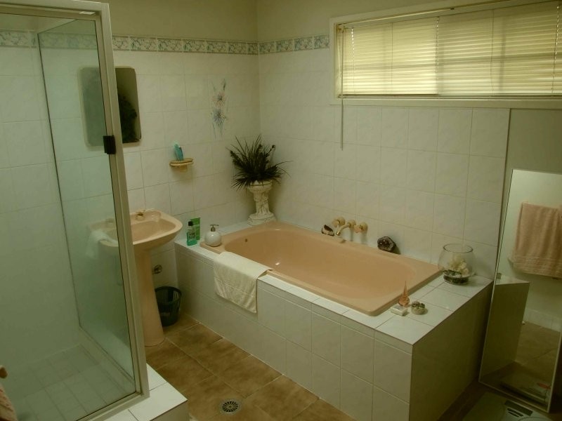 27 Mayes Av, Logan Central QLD 4114