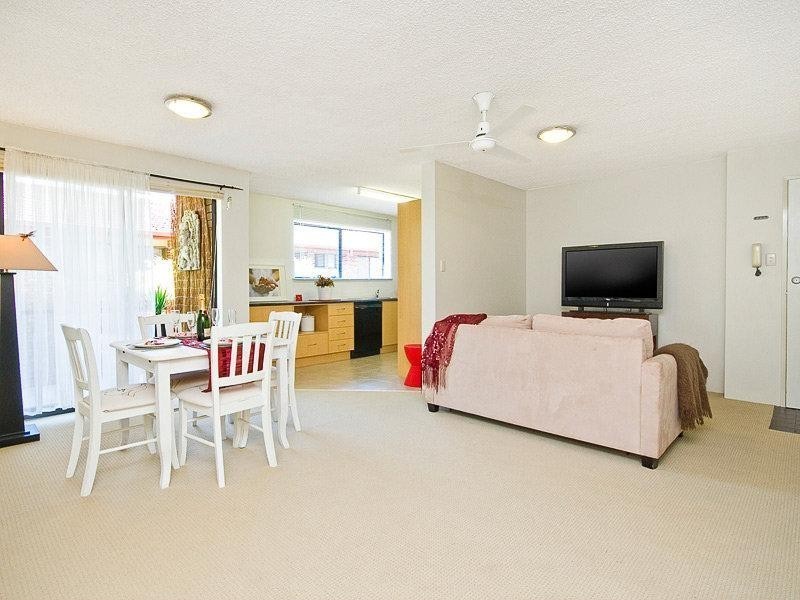 1/133 Central Av, Indooroopilly QLD 4068