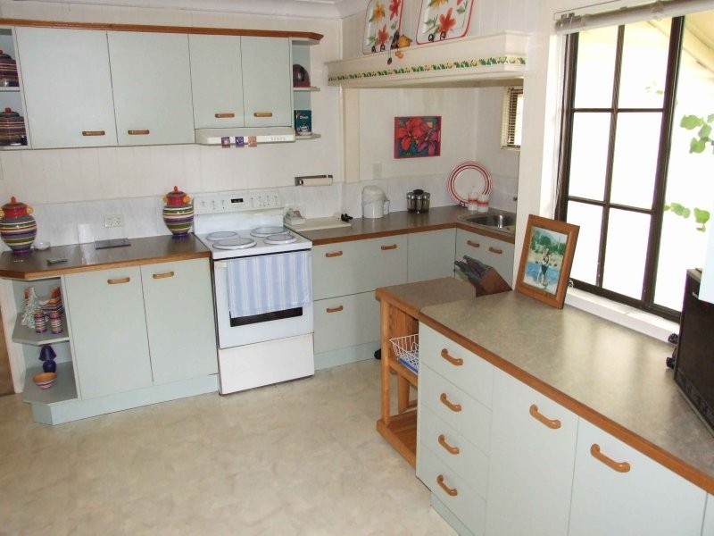 27 Mayes Av, Logan Central QLD 4114