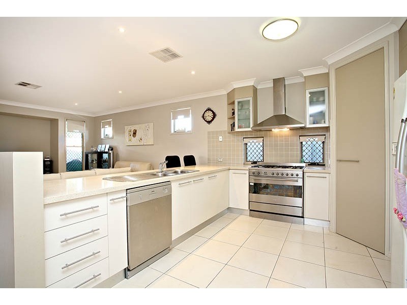 16 Trevi Close, Eight Mile Plains QLD 4113