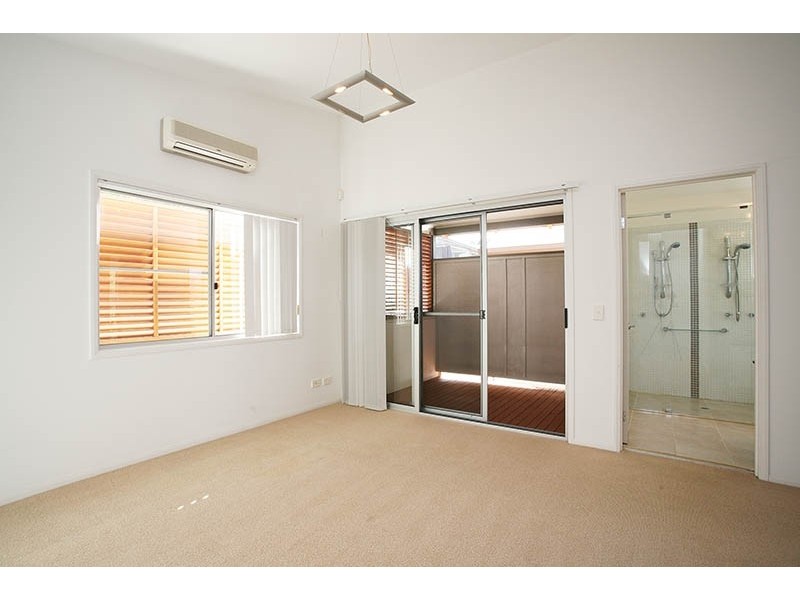 85 Oxford Tce, Taringa QLD 4068