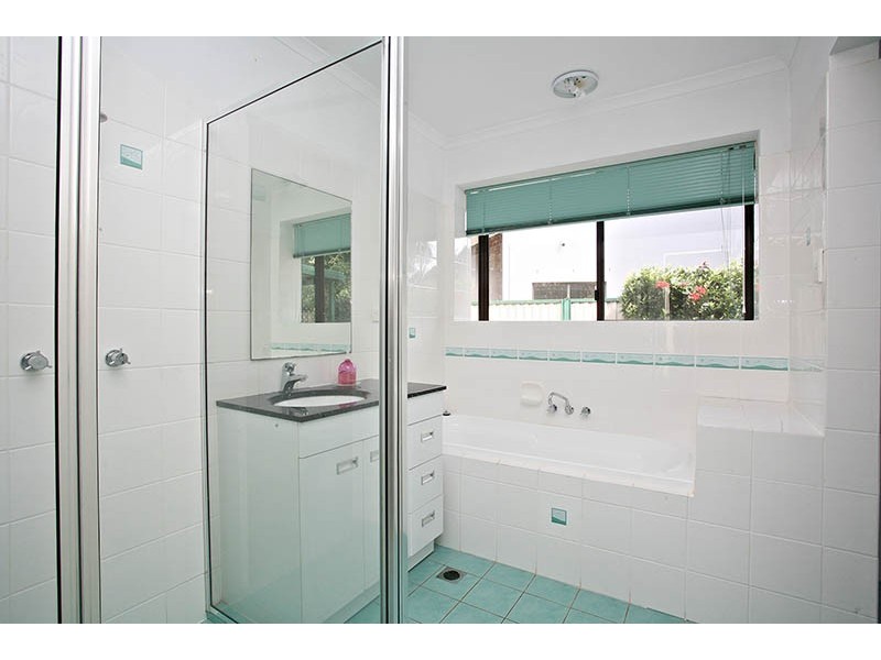 15 ENSENADA COURT, Broadbeach Waters QLD 4218