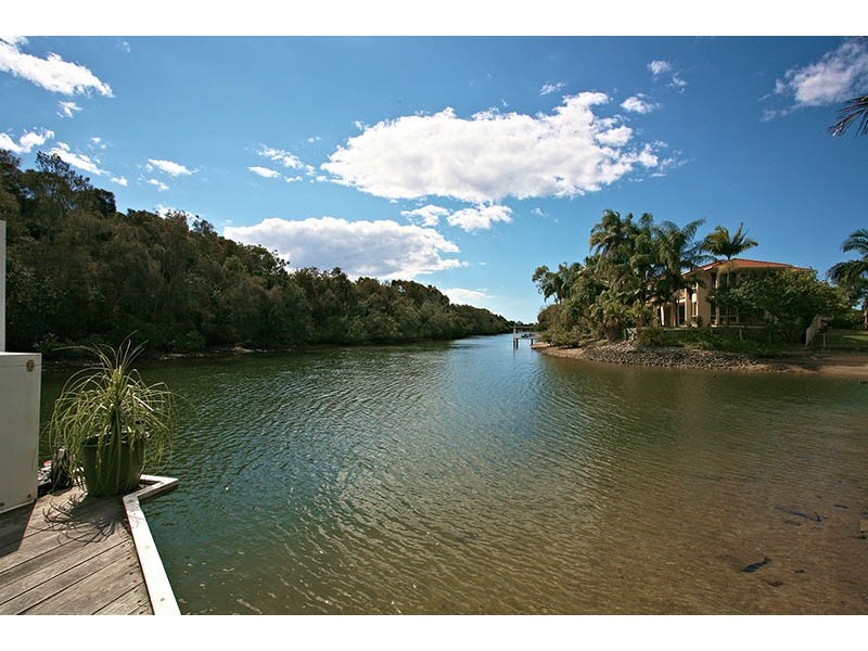 15 ENSENADA COURT, Broadbeach Waters QLD 4218