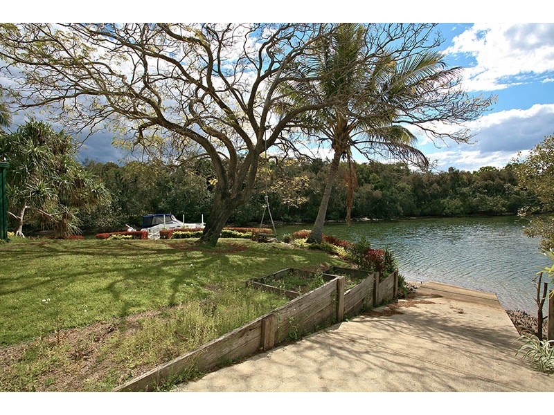 15 ENSENADA COURT, Broadbeach Waters QLD 4218