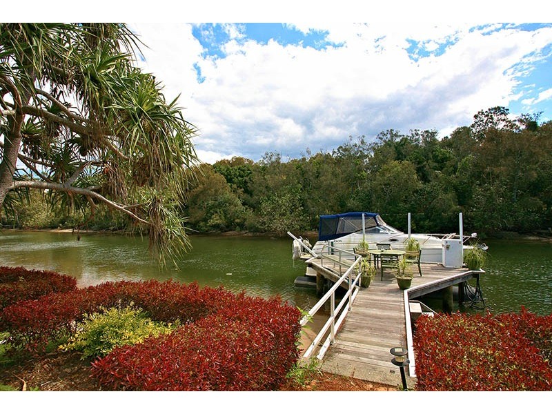 15 ENSENADA COURT, Broadbeach Waters QLD 4218