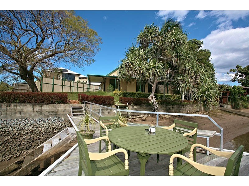 15 ENSENADA COURT, Broadbeach Waters QLD 4218
