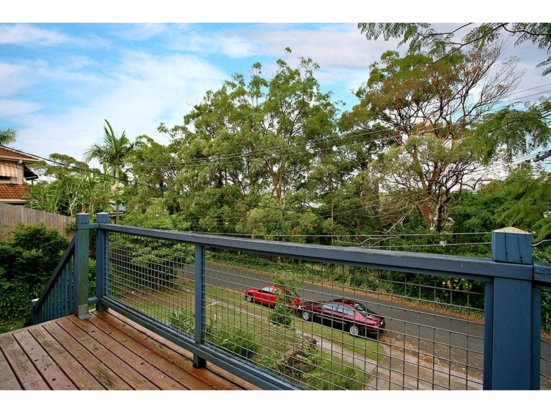 1 Roseglen St, Greenslopes QLD 4120
