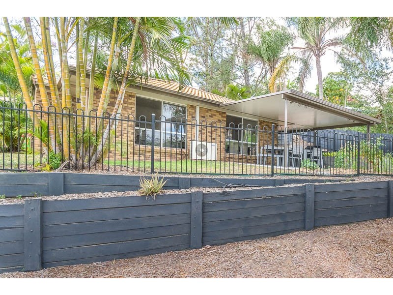 35 Leighton Drive, Edens Landing QLD 4207