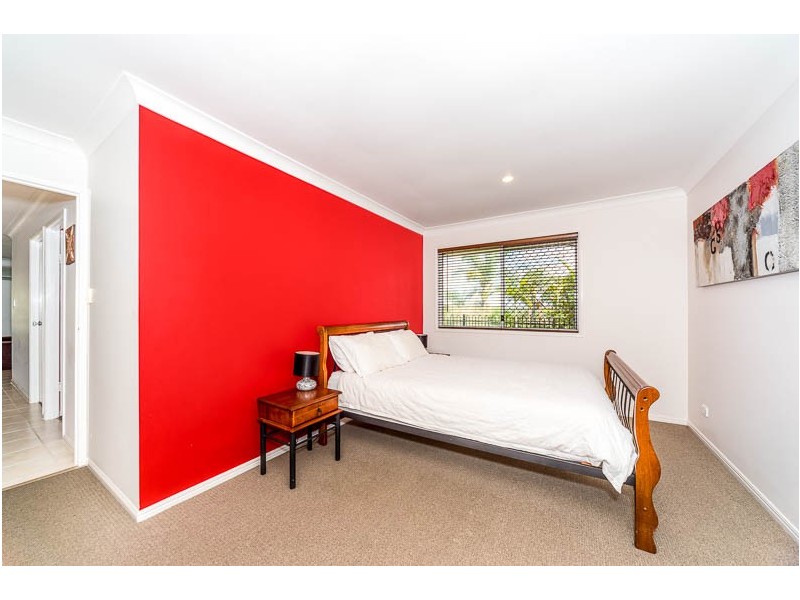 35 Leighton Drive, Edens Landing QLD 4207