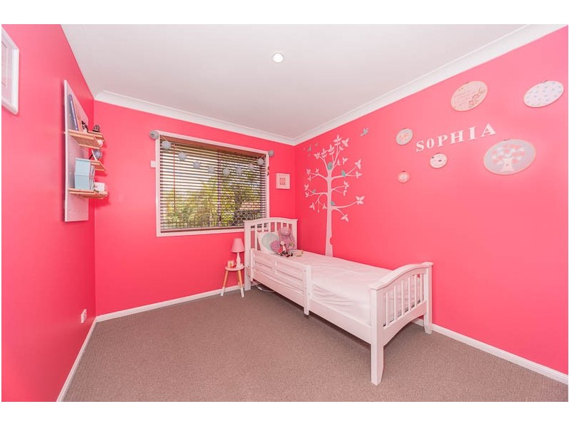 35 Leighton Drive, Edens Landing QLD 4207