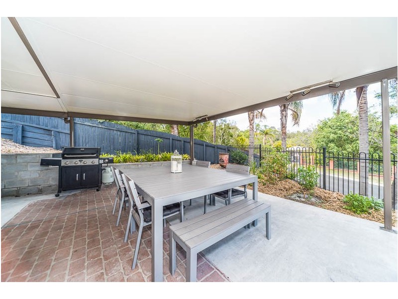 35 Leighton Drive, Edens Landing QLD 4207