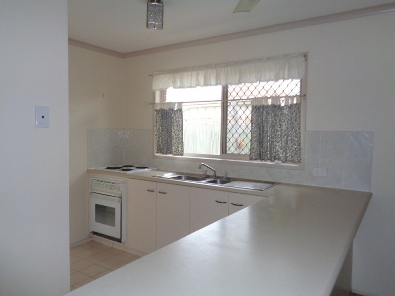 4 Foxdale Crt, Waterford West QLD 4133