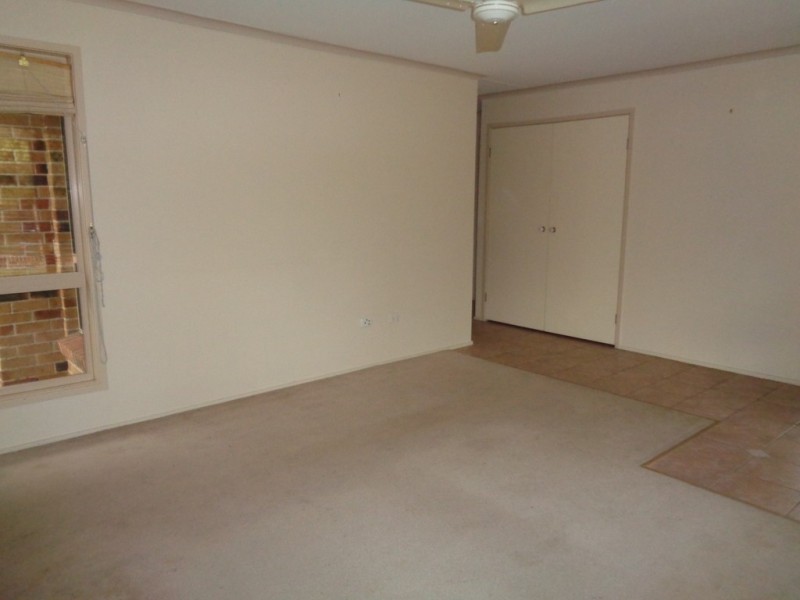 4 Foxdale Crt, Waterford West QLD 4133