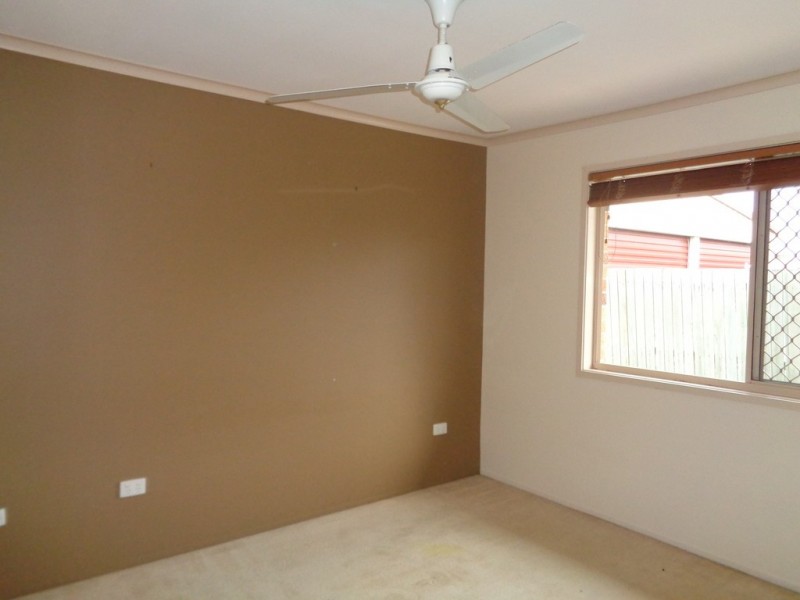 4 Foxdale Crt, Waterford West QLD 4133